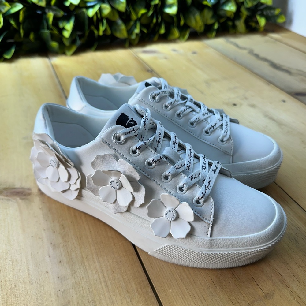 Karl Lagerfeld Paris Womens Georgia White Casual And Fashion Sneakers